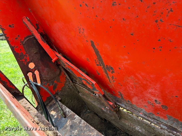 image for item FK3311 Kuhn Knight 8124 manure spreader