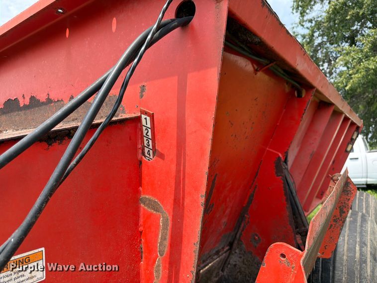 image for item FK3311 Kuhn Knight 8124 manure spreader