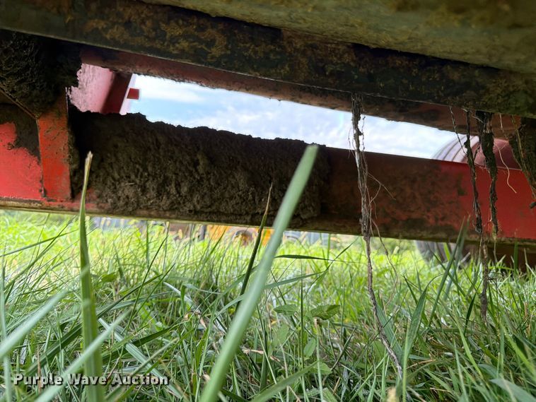 image for item FK3311 Kuhn Knight 8124 manure spreader