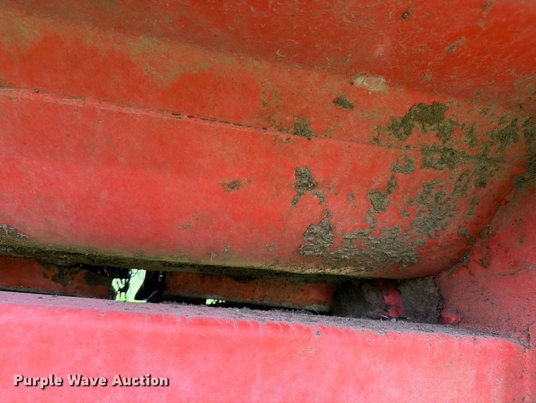 image for item FK3311 Kuhn Knight 8124 manure spreader