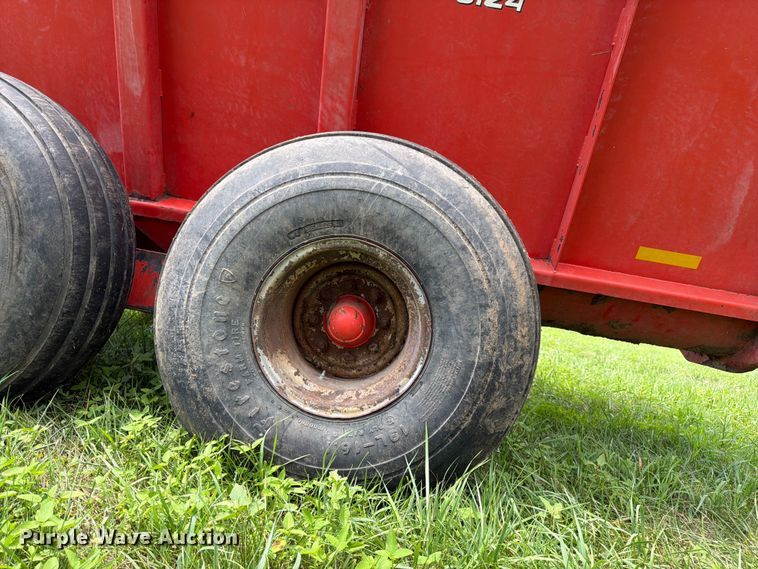 image for item FK3311 Kuhn Knight 8124 manure spreader