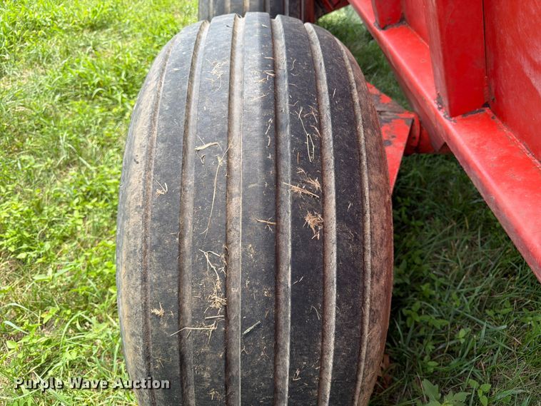 image for item FK3311 Kuhn Knight 8124 manure spreader