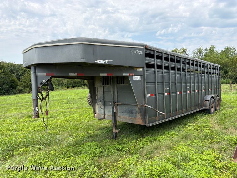 2008 Titan 1R7715 livestock trailer