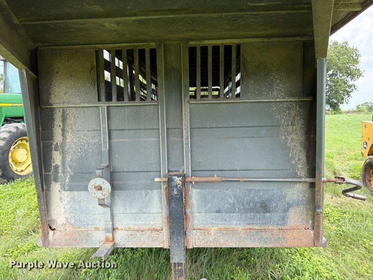 image for item FK3314 2008 Titan 1R7715 livestock trailer