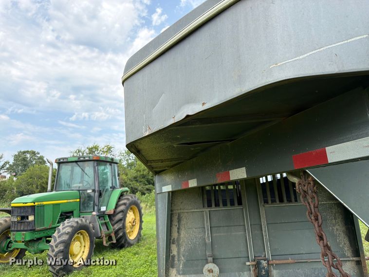 image for item FK3314 2008 Titan 1R7715 livestock trailer