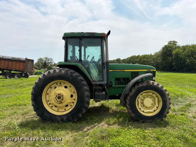 image for item FK3315 1998 John Deere 7410 MFWD tractor
