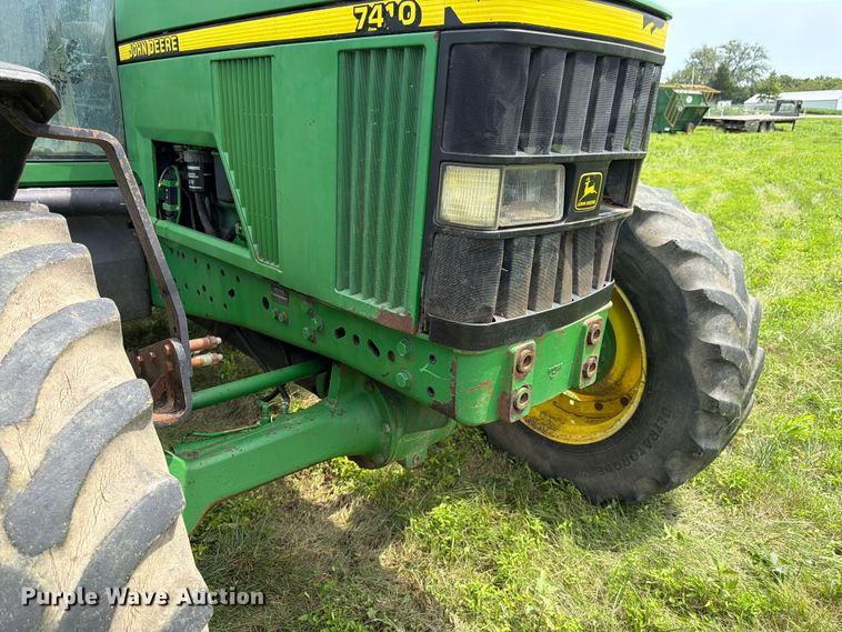 image for item FK3315 1998 John Deere 7410 MFWD tractor