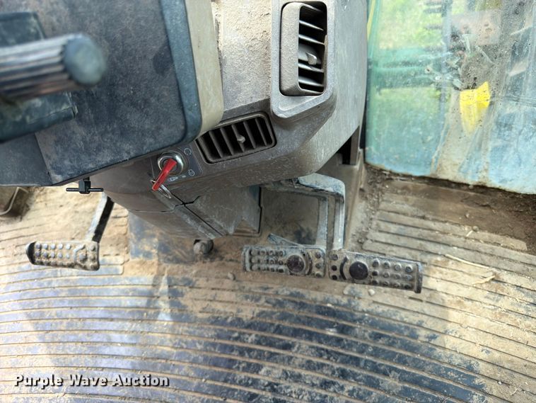 image for item FK3315 1998 John Deere 7410 MFWD tractor