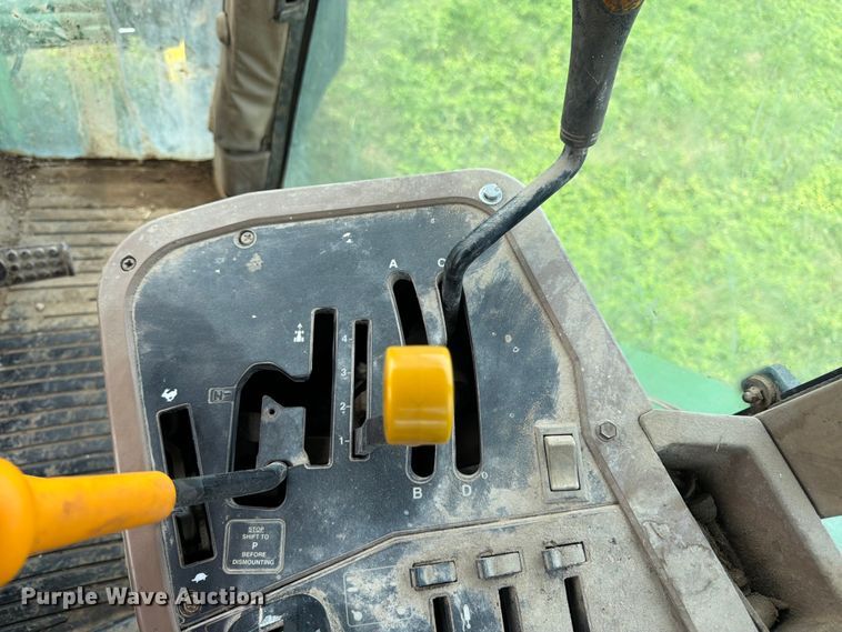 image for item FK3315 1998 John Deere 7410 MFWD tractor