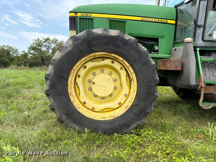 image for item FK3315 1998 John Deere 7410 MFWD tractor