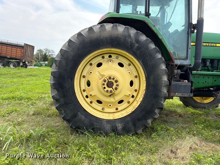 image for item FK3315 1998 John Deere 7410 MFWD tractor