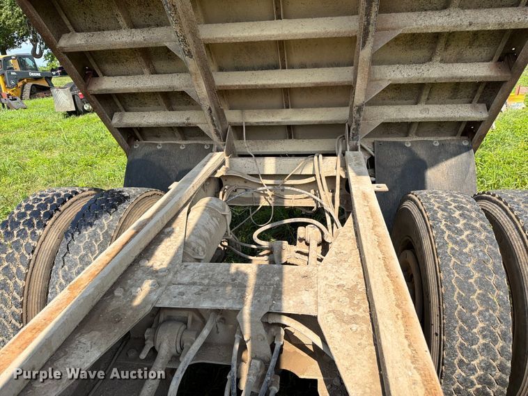 image for item FK3320 1989 Ford LNT8000 grain truck