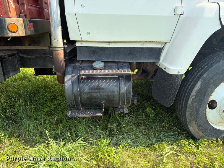 image for item FK3320 1989 Ford LNT8000 grain truck