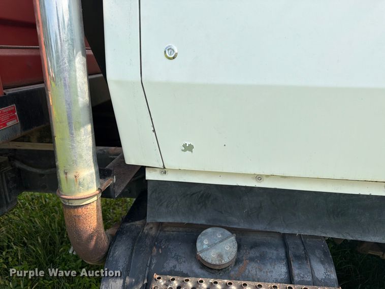 image for item FK3320 1989 Ford LNT8000 grain truck