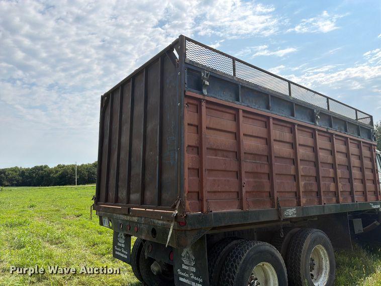 image for item FK3320 1989 Ford LNT8000 grain truck