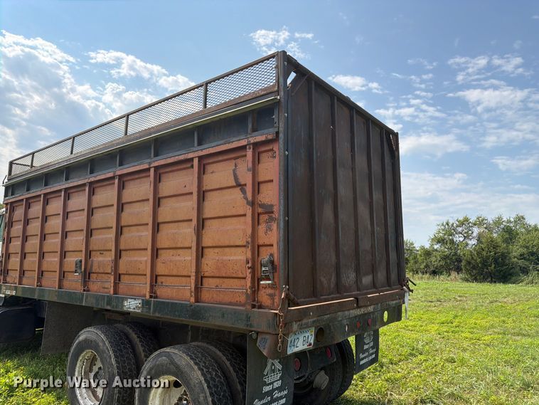 image for item FK3320 1989 Ford LNT8000 grain truck