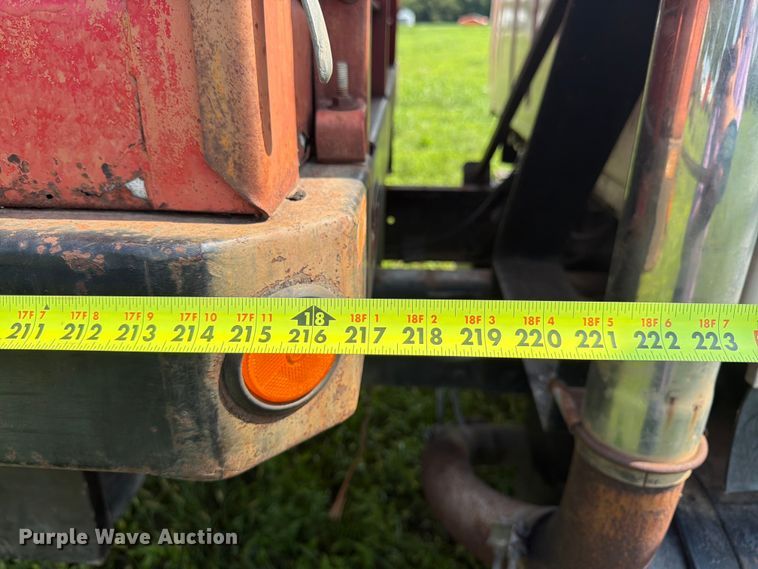 image for item FK3320 1989 Ford LNT8000 grain truck