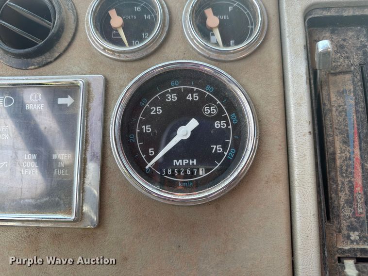 image for item FK3320 1989 Ford LNT8000 grain truck