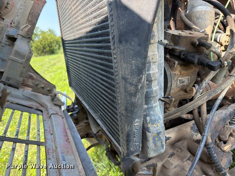 image for item FK3320 1989 Ford LNT8000 grain truck