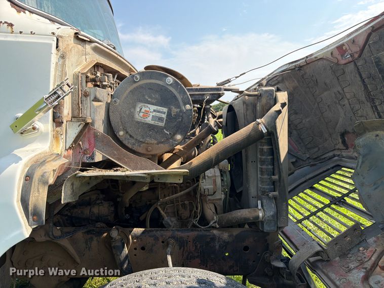 image for item FK3320 1989 Ford LNT8000 grain truck