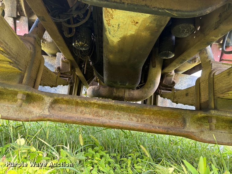 image for item FK3320 1989 Ford LNT8000 grain truck