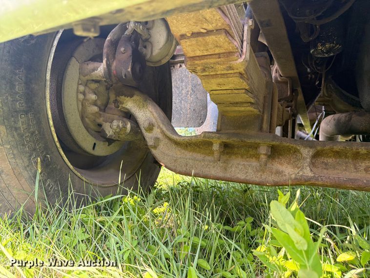 image for item FK3320 1989 Ford LNT8000 grain truck