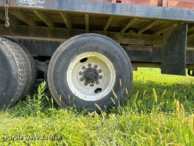 image for item FK3320 1989 Ford LNT8000 grain truck
