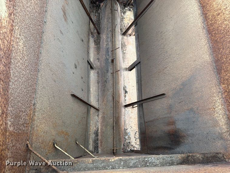 image for item FK3321 Apache CF8A150 creep feeder