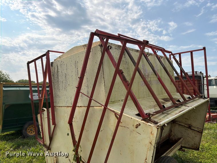 image for item FK3321 Apache CF8A150 creep feeder