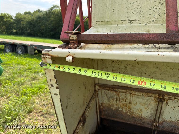 image for item FK3321 Apache CF8A150 creep feeder