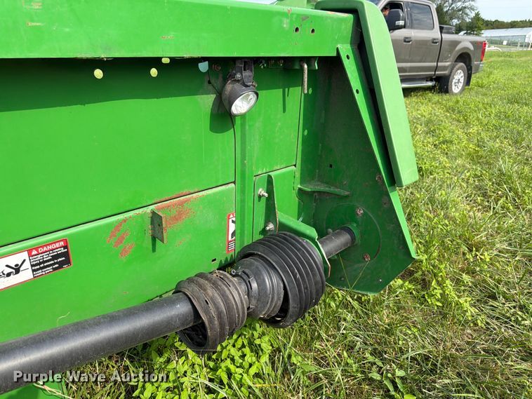 image for item FK3323 2010 John Deere 608CX corn head