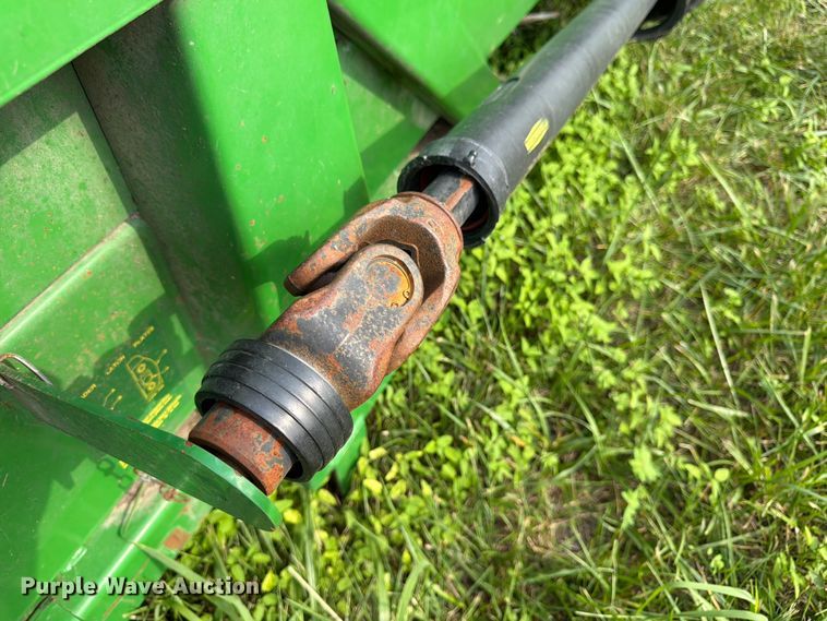 image for item FK3323 2010 John Deere 608CX corn head