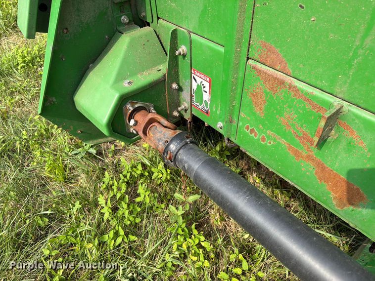 image for item FK3323 2010 John Deere 608CX corn head