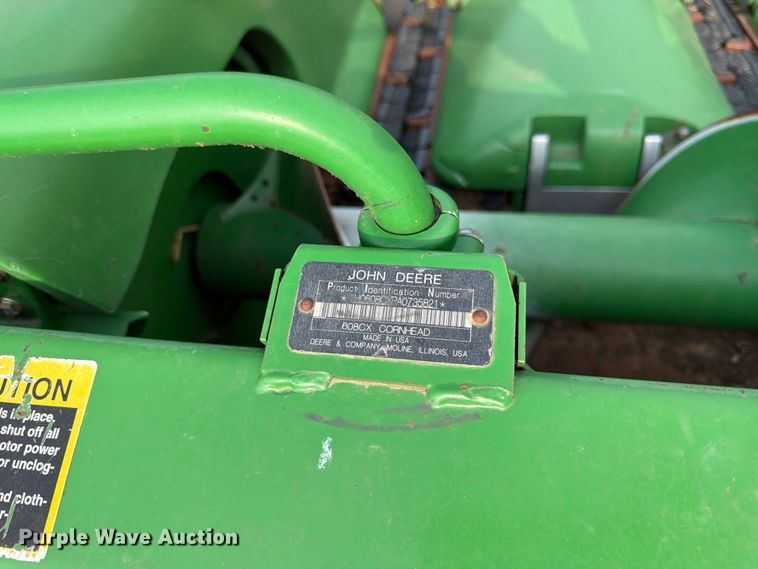 image for item FK3323 2010 John Deere 608CX corn head