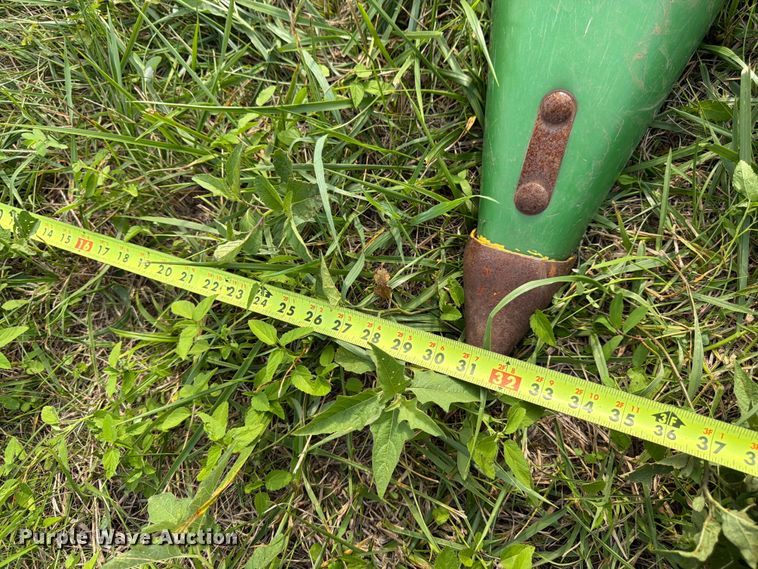 image for item FK3323 2010 John Deere 608CX corn head