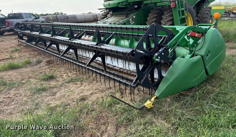 John Deere 630F HydraFlex flex head