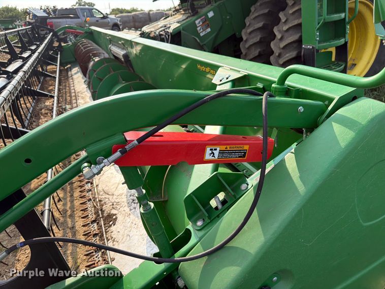 image for item FK3325 John Deere 630F HydraFlex flex head