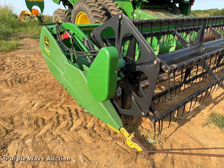 image for item FK3325 John Deere 630F HydraFlex flex head