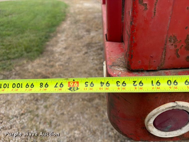 image for item FP4014 1974 Ford 700 grain truck