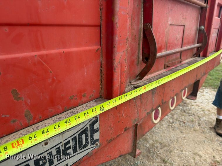 image for item FP4014 1974 Ford 700 grain truck
