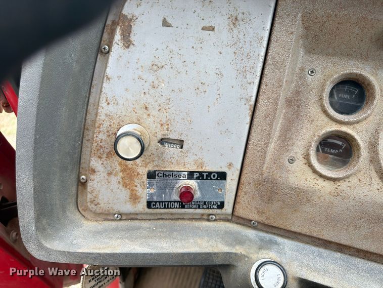 image for item FP4014 1974 Ford 700 grain truck