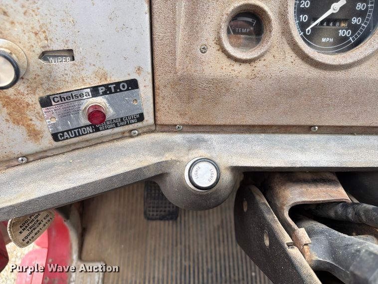 image for item FP4014 1974 Ford 700 grain truck