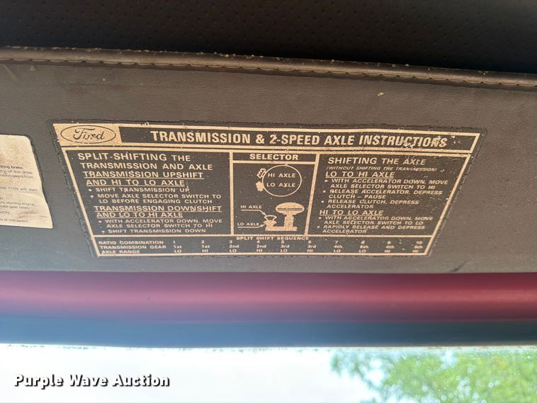 image for item FP4014 1974 Ford 700 grain truck