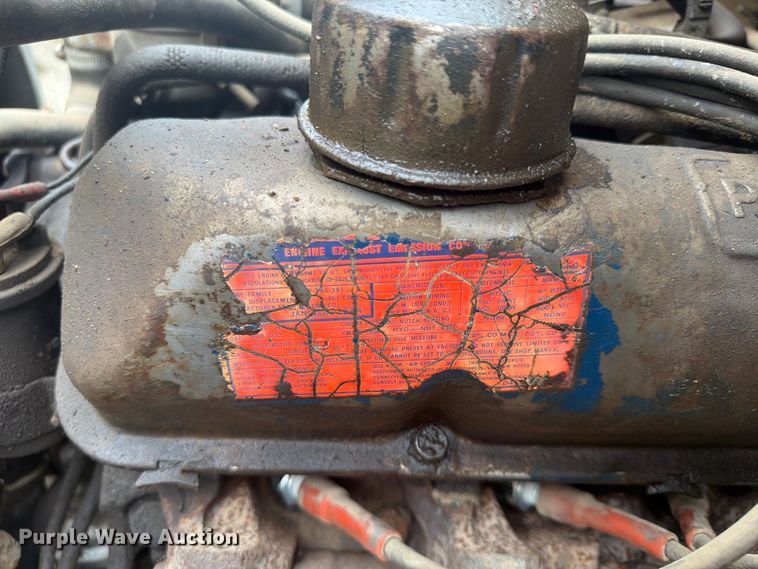 image for item FP4014 1974 Ford 700 grain truck