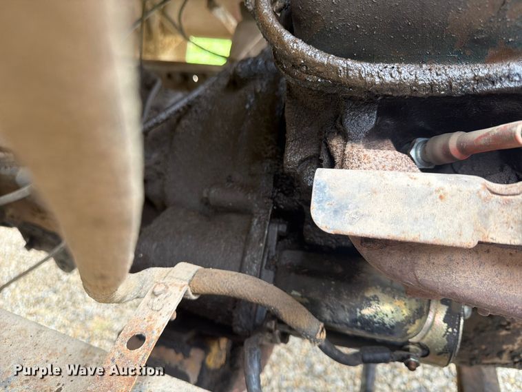 image for item FP4014 1974 Ford 700 grain truck