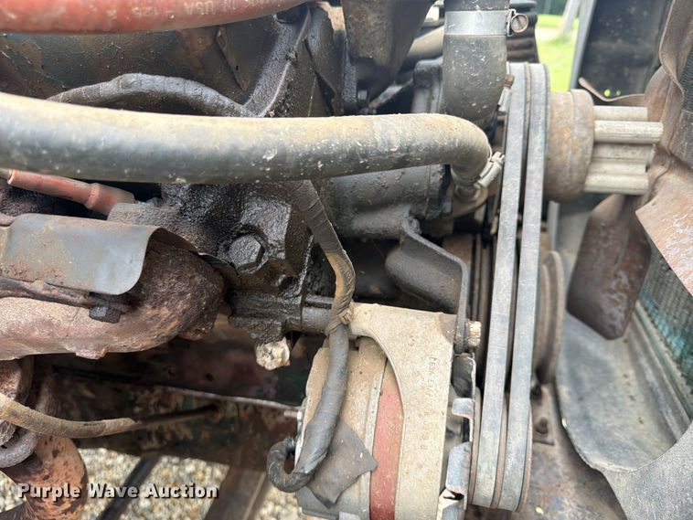 image for item FP4014 1974 Ford 700 grain truck