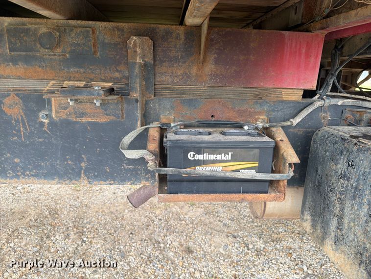 image for item FP4014 1974 Ford 700 grain truck