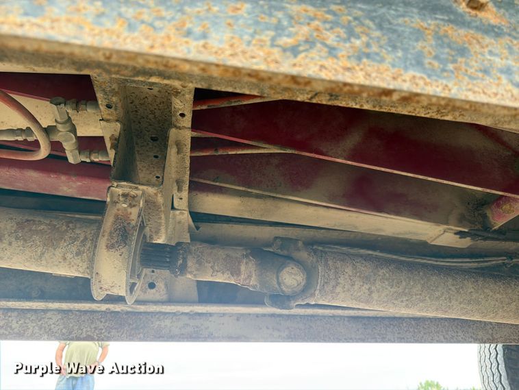image for item FP4014 1974 Ford 700 grain truck
