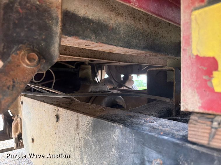 image for item FP4014 1974 Ford 700 grain truck