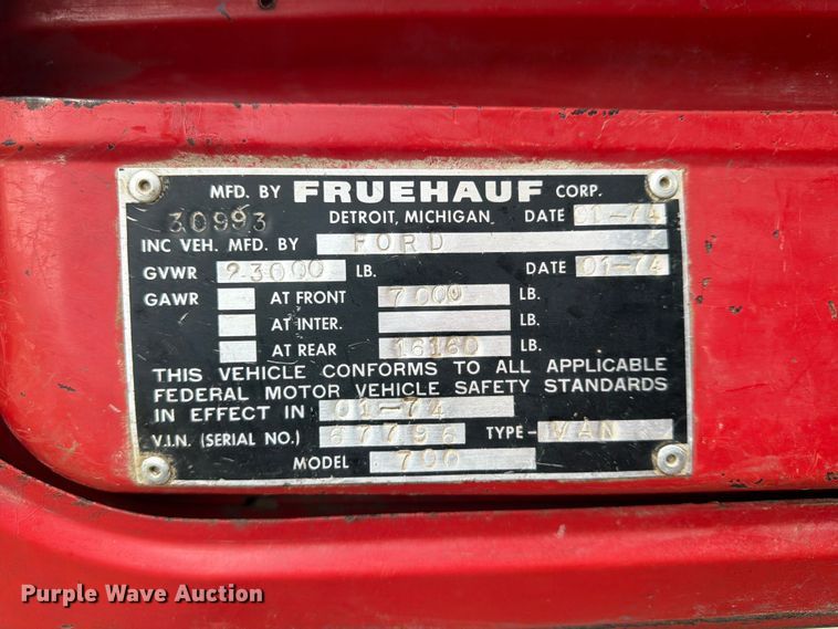 image for item FP4014 1974 Ford 700 grain truck